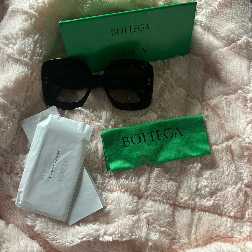 bottega veneta sunglasses